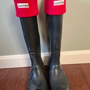 Navy Hunter Boots with red fleece lining insert included
